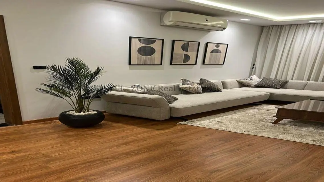 Lake View Luxury Apartment