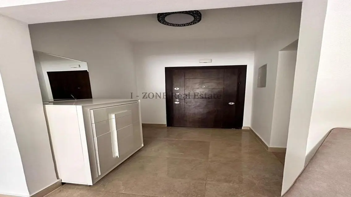 2 Bedroom Apartment for Sale in I-Zone