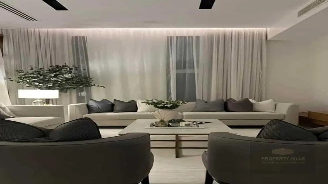 555 متر مربع مع مميزات فاخرة