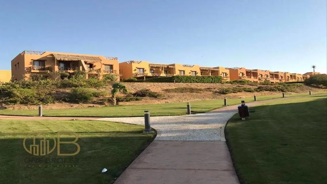 فيلا فاخرة بإطلالة جبلية في العين السخنة