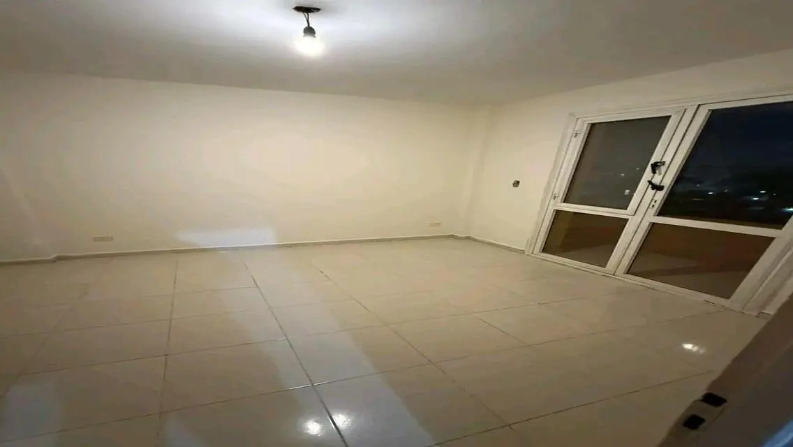 شقة فاخرة للإيجار بـ22000 جنيه