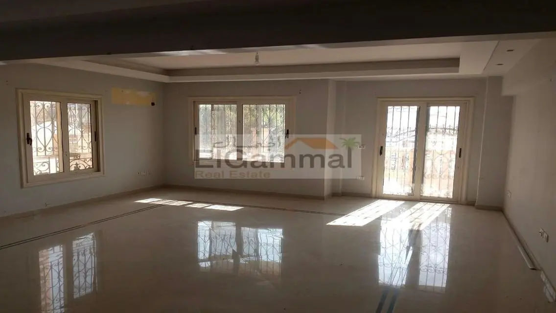 Luxurious Apartment with Spacious Private Garden