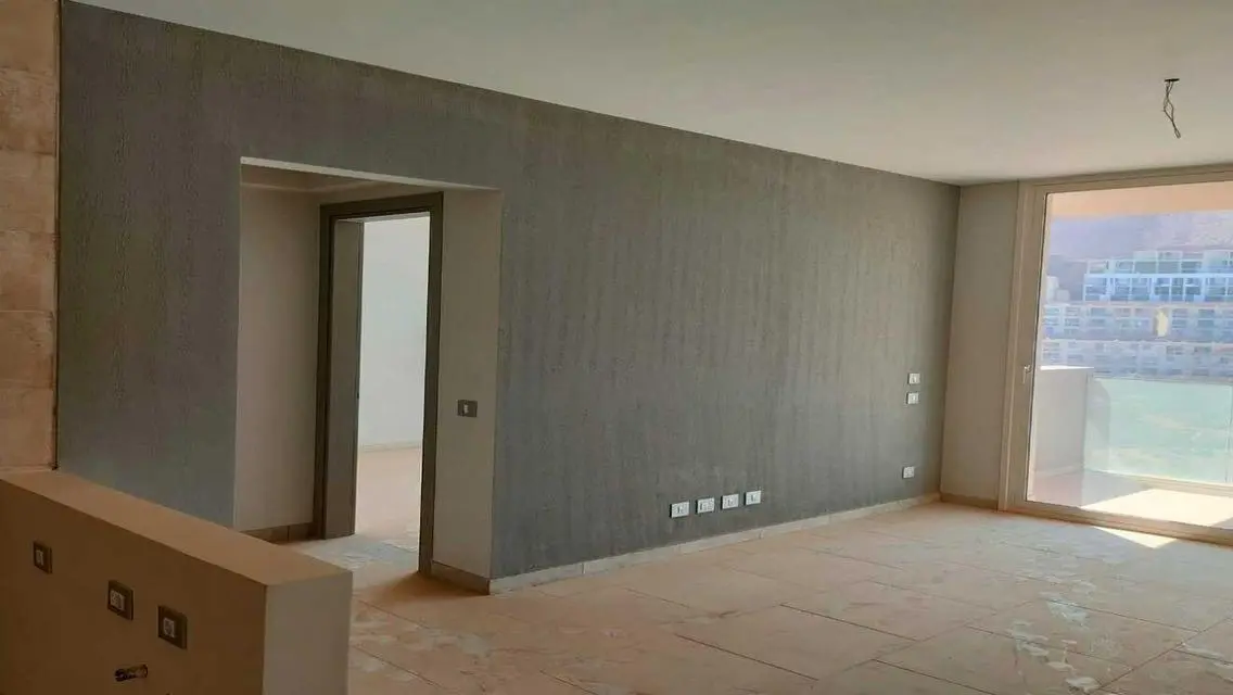Luxury Apartment with 126 m² Space & Security Guard Overlooking a Main Landmark