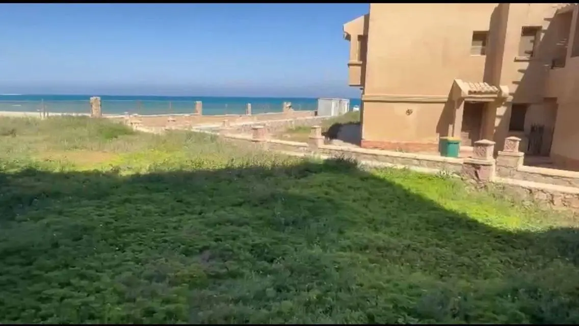 فيلا فاخرة في لا لونا بيتش, السخنة