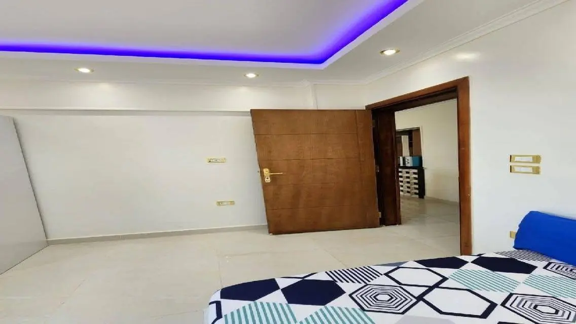 شقة فاخرة للبيع بسعر مناسب