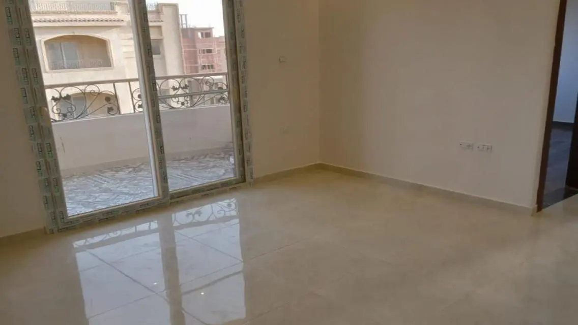 شقة فاخرة للبيع بــ 3 مليون و 400 ألف جنيه