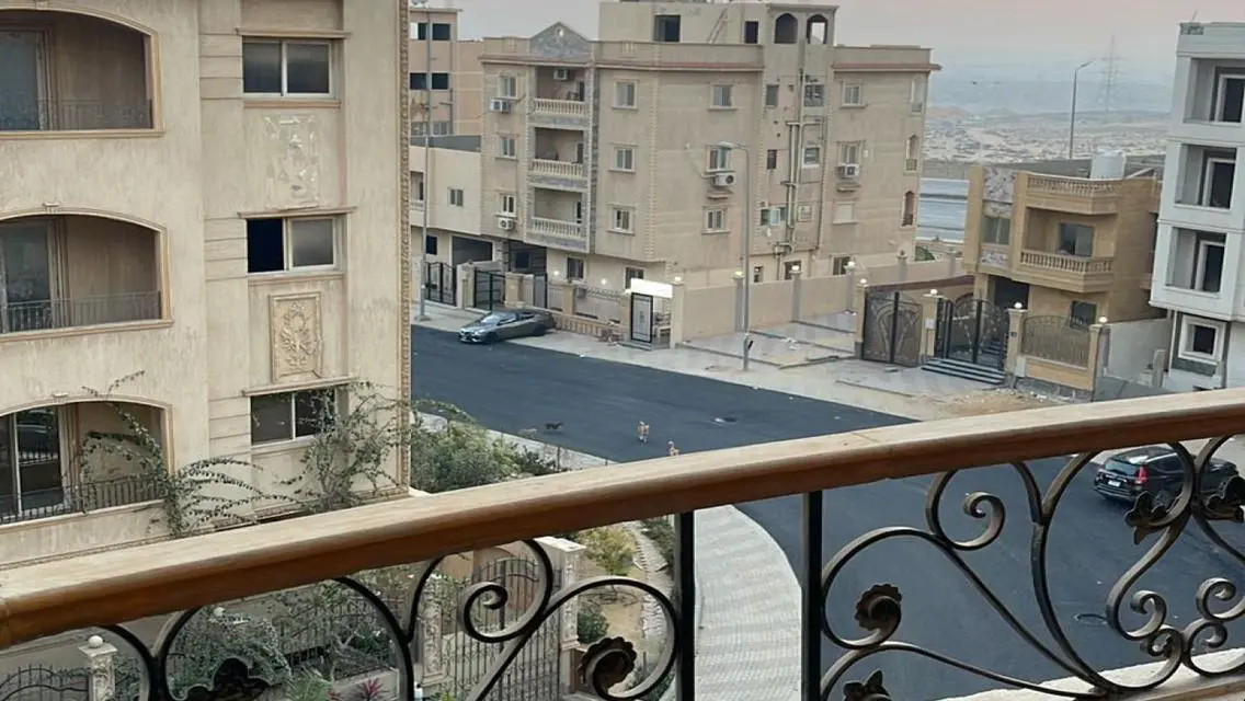 شقة فاخرة للبيع بــ 3 مليون و 400 ألف جنيه