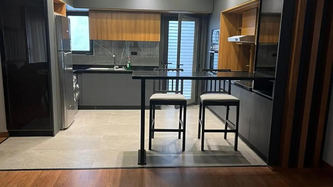 Stunning Lake View Apartment at an Attractive Price