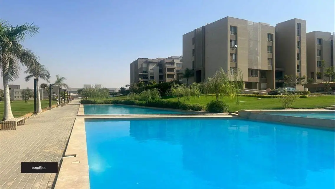 شقة فاخرة للبيع بمساحة 285 متر تطل على بحيرات