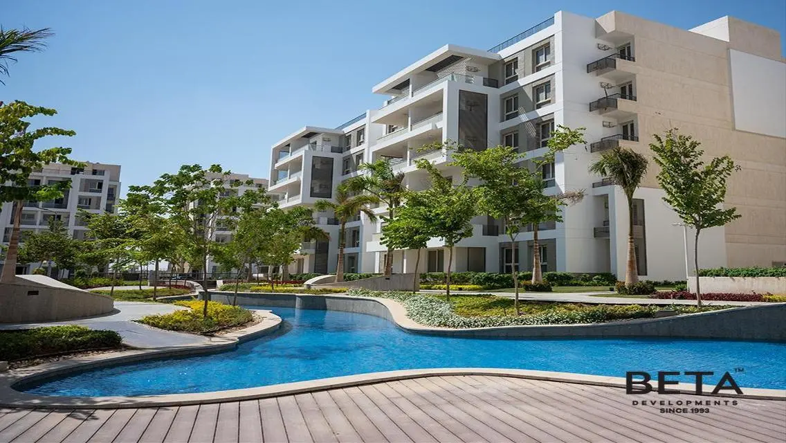 Luxury Villa with Private Garden in the Heart of the City