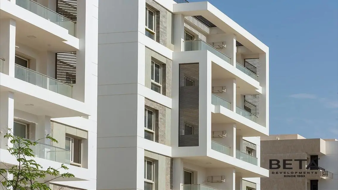 Luxury Villa with Private Garden in the Heart of the City