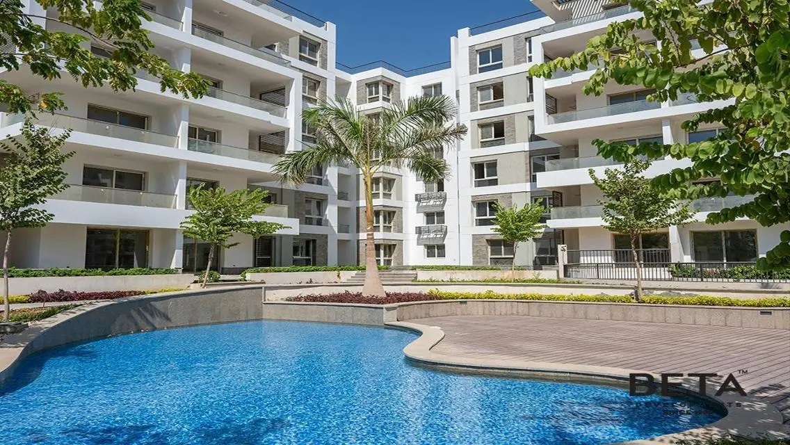 Luxury Villa with Private Garden in the Heart of the City
