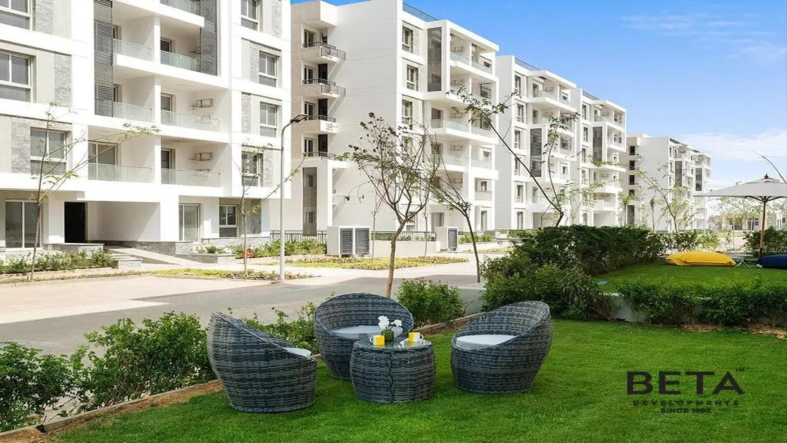 Luxury Villa with Private Garden in the Heart of the City