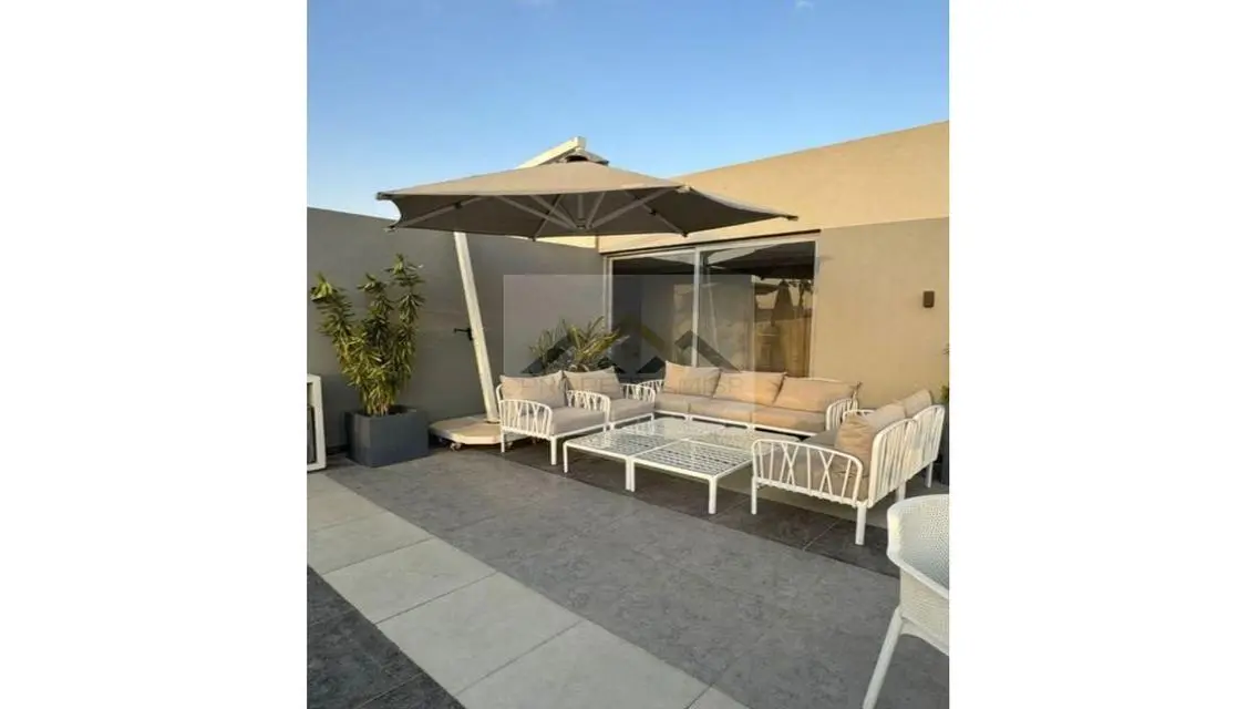 Luxury Villa with 3 Bedrooms for Sale - 160 sqm in a Prime Location