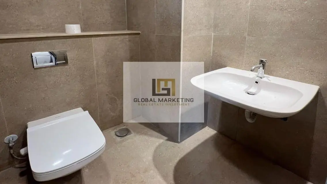 Spacious 600 Sq Meter Office for Rent