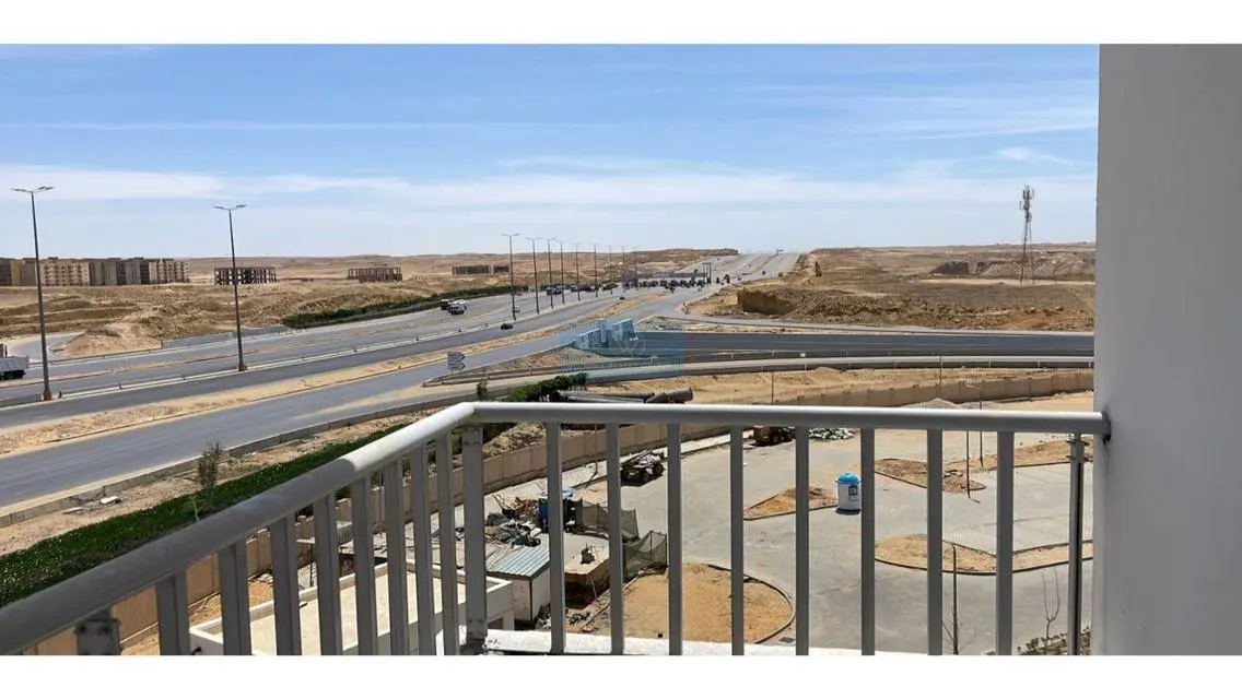 وحدة سكنية مميزة مع شرفة وحارس أمن