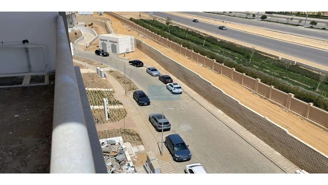 وحدة سكنية مميزة مع شرفة وحارس أمن