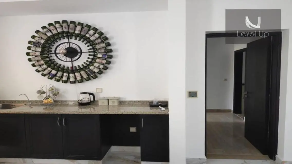 فيلا فاخرة للبيع - تصميم عصري مع جميع وسائل الراحة