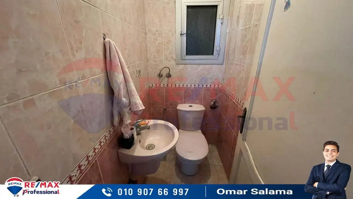 Luxury Apartment with 100 sqm Space Featuring a Balcony and Security Guard