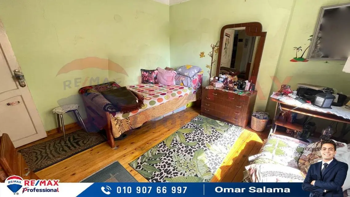 Luxury Apartment with 100 sqm Space Featuring a Balcony and Security Guard