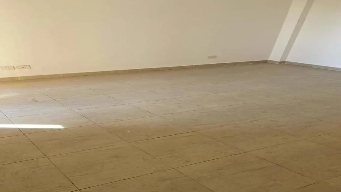 شقة مميزة في ب6 مع شرفة