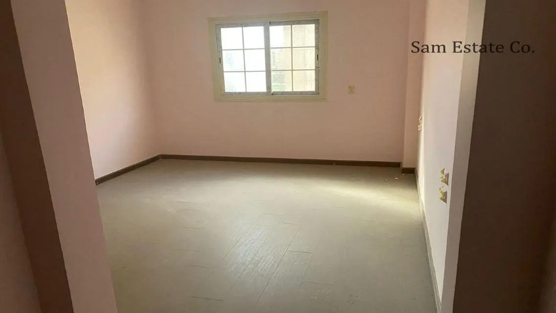 شقة للبيع في منطقة حيوية
