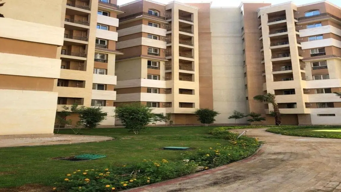 فيلا فاخرة للبيع في المعصرة بحديقة خاصة ومسبح
