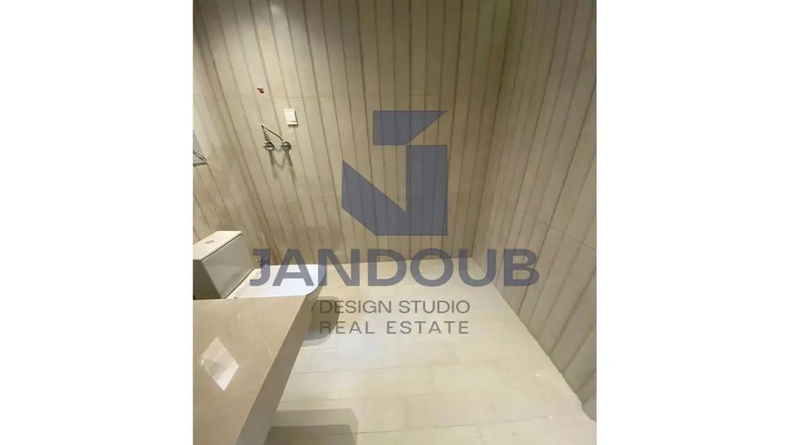Stunning Apartment in Platinum at a Great Price
