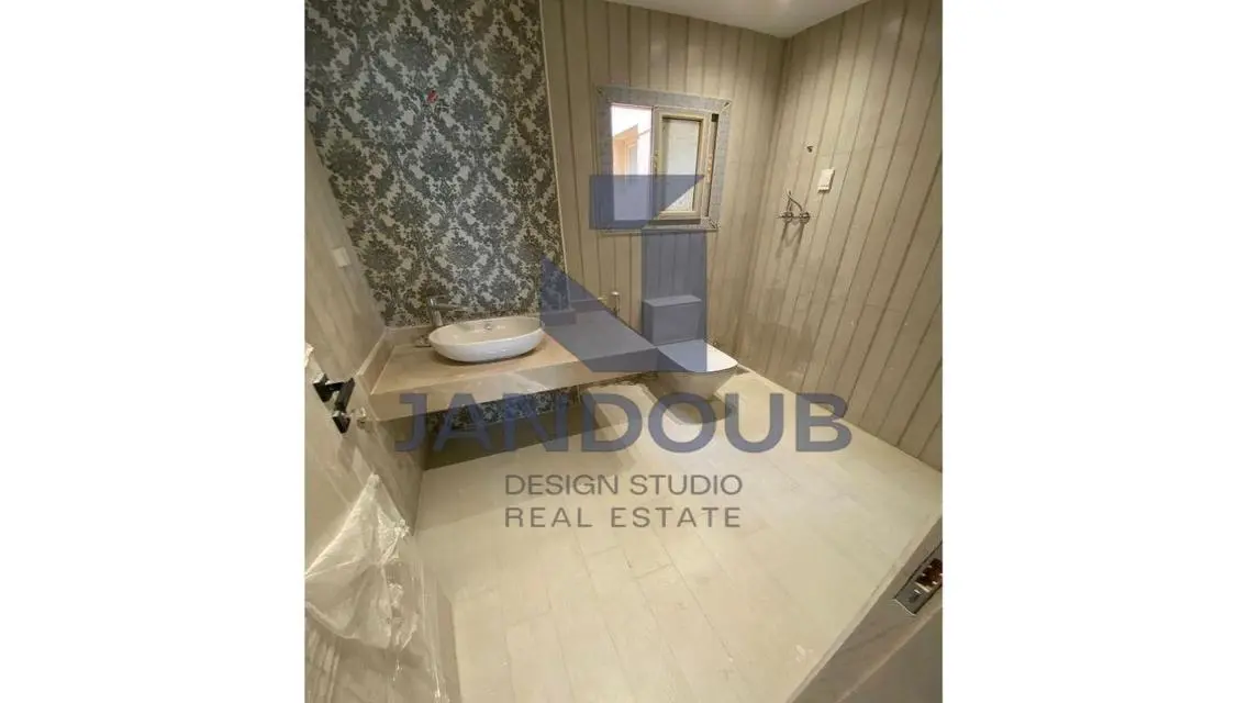 Stunning Apartment in Platinum at a Great Price