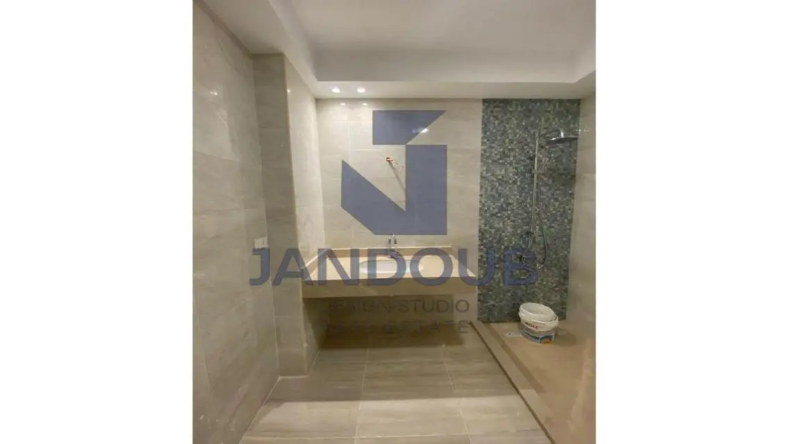Stunning Apartment in Platinum at a Great Price