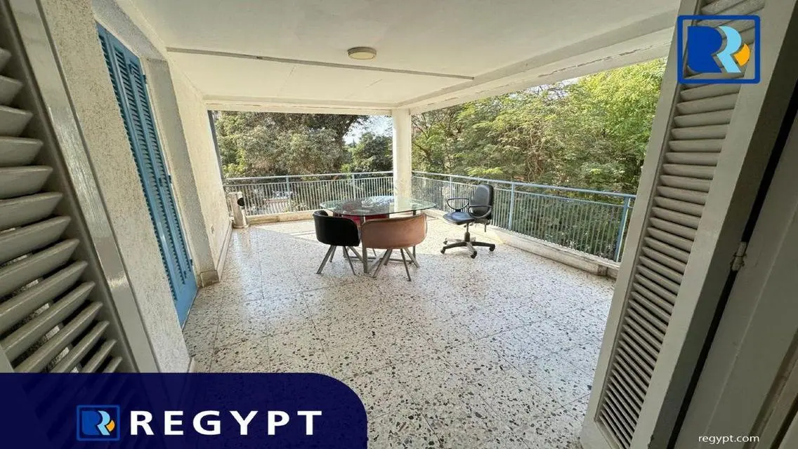 شقة مميزة للإيجار بمساحة 250 متر