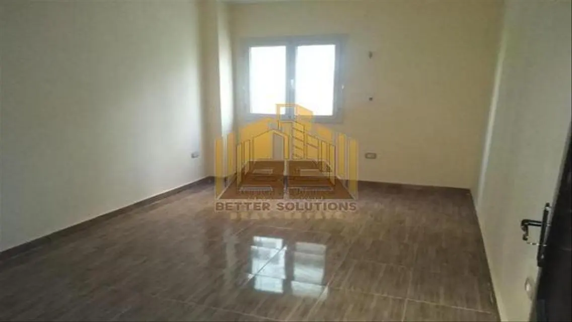 Spacious Apartment Overlooking a Major Landmark