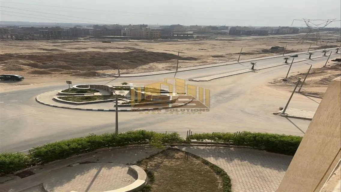 شقة للبيع داخل كمبوند سكن مصر في العبور الجديدة .