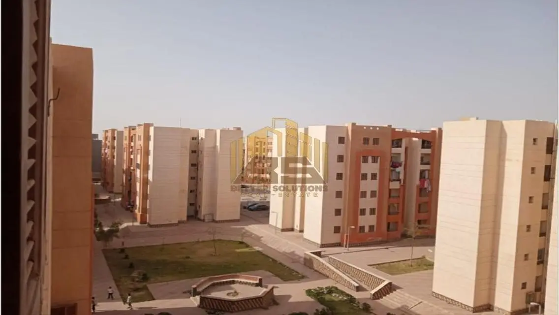 شقه للبيع في حي الكرامه العبور الجديدة