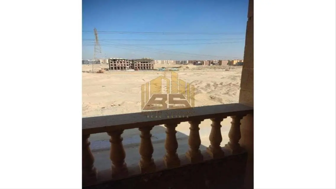 شقة تحفة للبيع علي التسعين العبور الجديدة