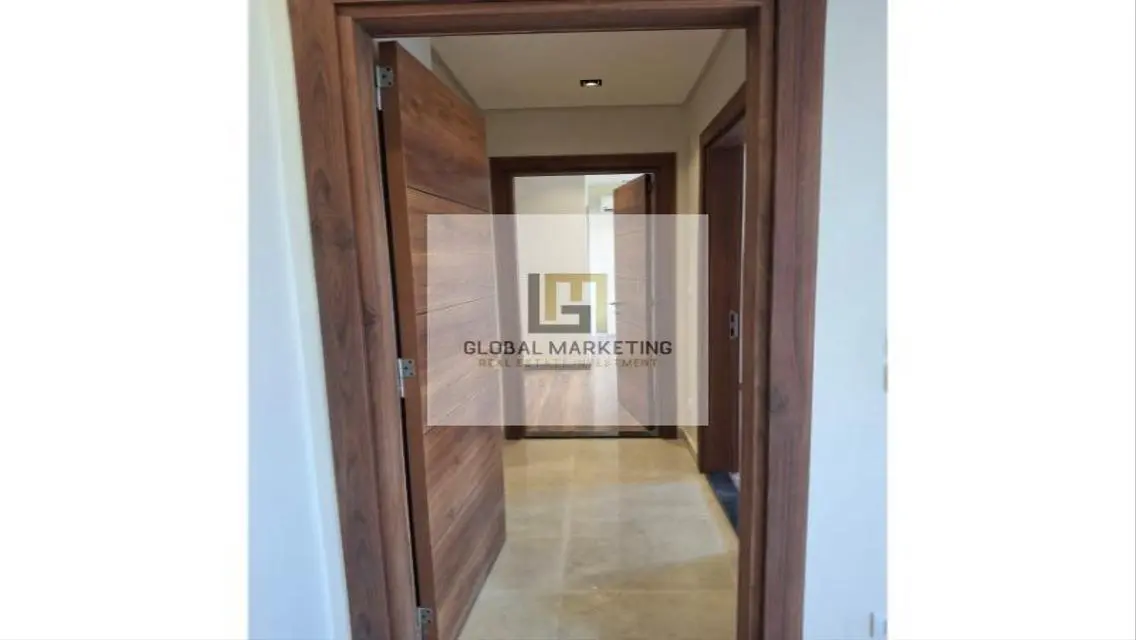 The most luxurious ground floor with a garden for