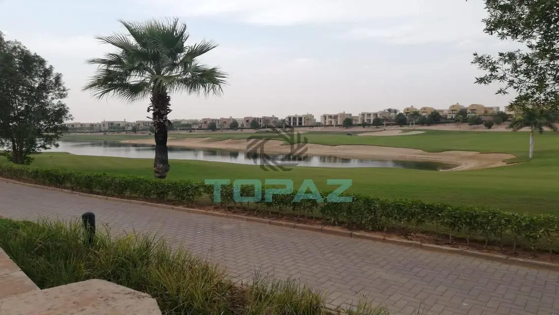 للبيع فيلا فيو الجولف اليجريا بيفرلي هيلز (سوديك).