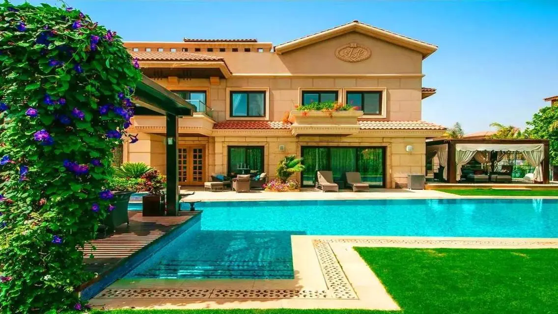 فيلا فاخرة للبيع في بحيرة السوان، القاهرة الجديدة