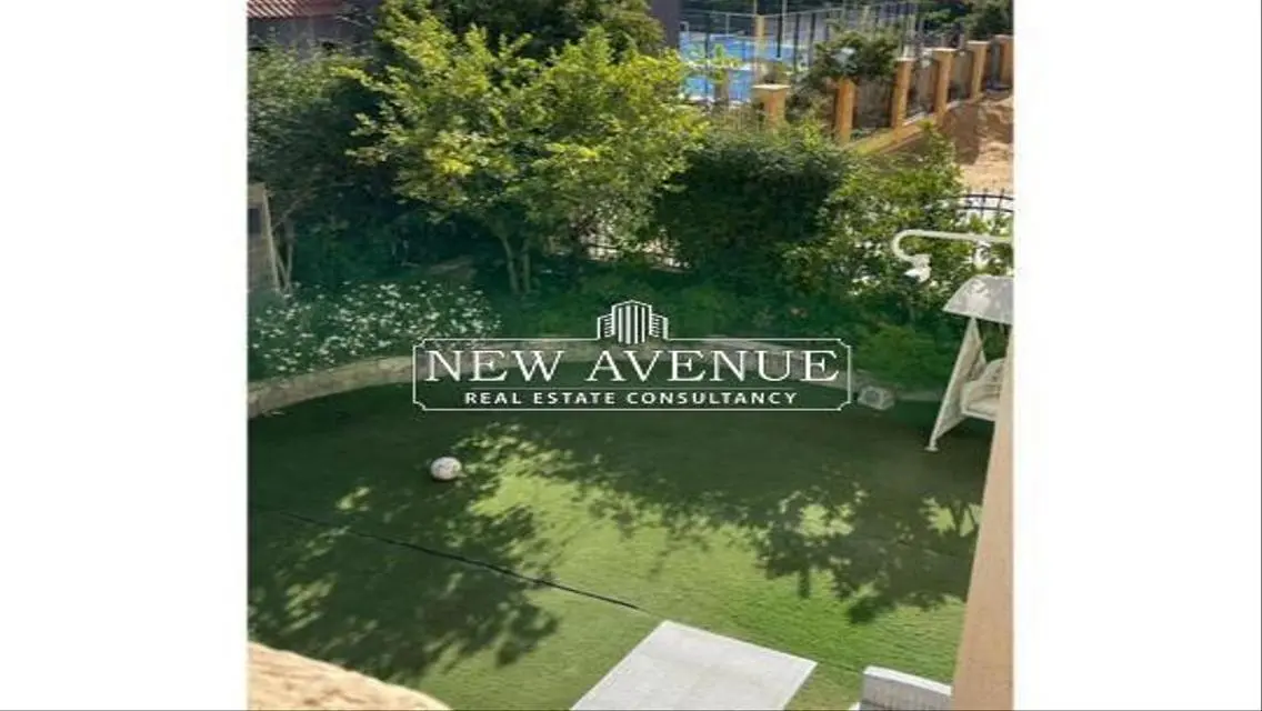Standalone with pool in Maxim country club