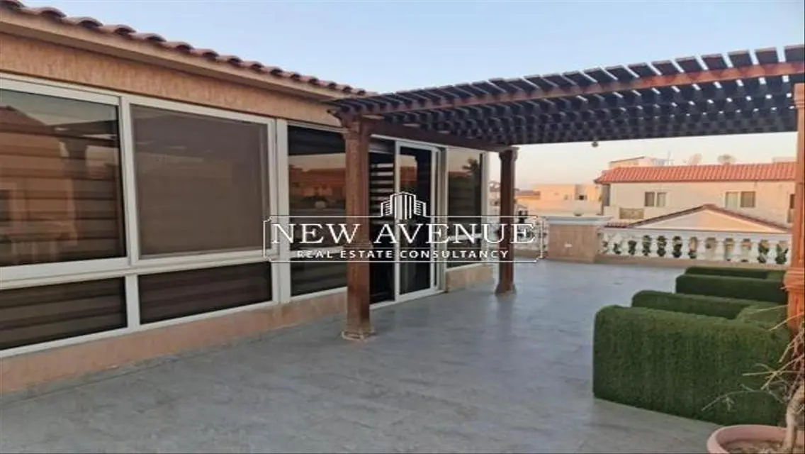 Standalone with pool in Maxim country club
