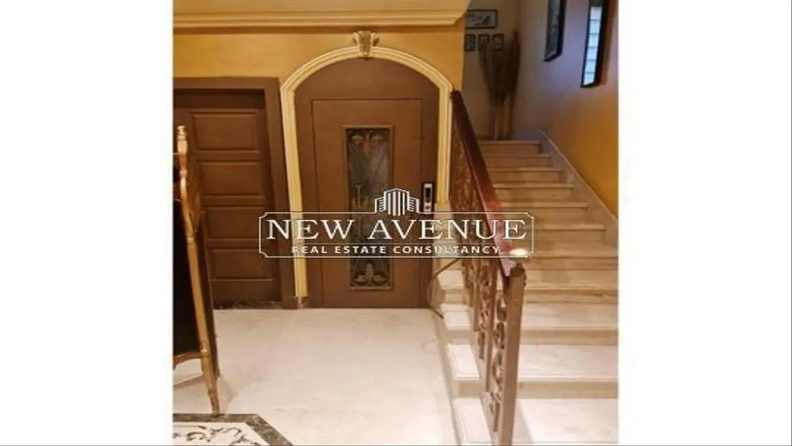 Standalone with pool in Maxim country club