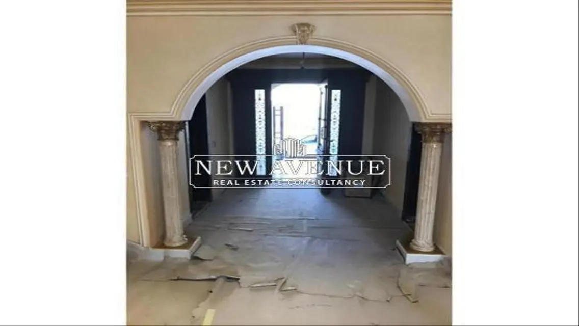 Standalone with pool in Maxim country club