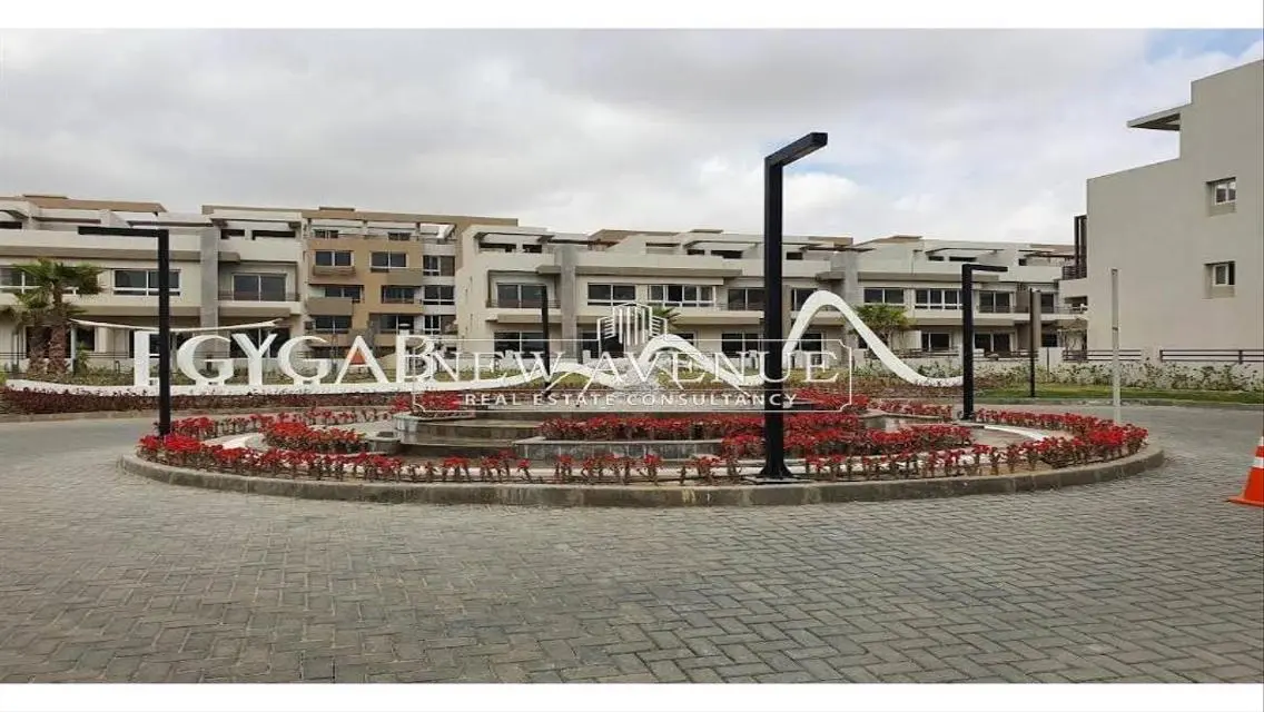 Apartment Overlooking pool for sale Granda life