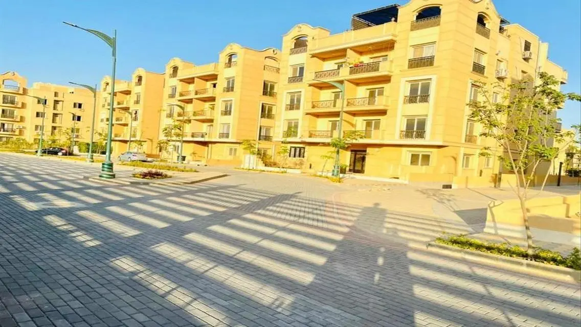 شقة فاخرة للبيع بإطلالة مميزة