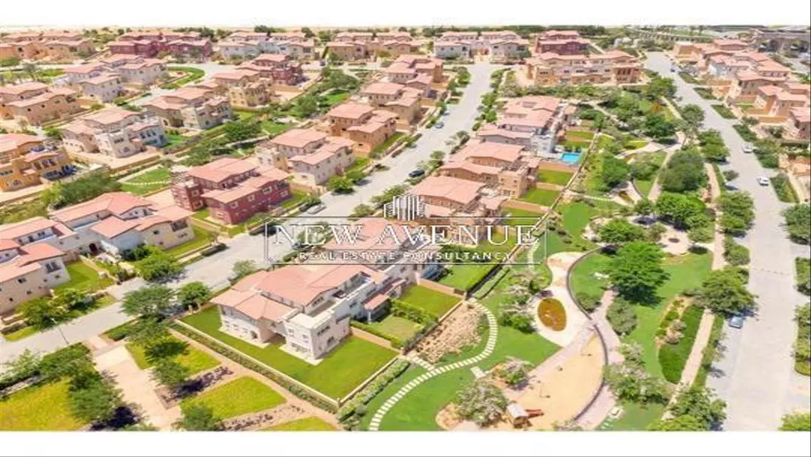 Standalone villa prime location in hyde park