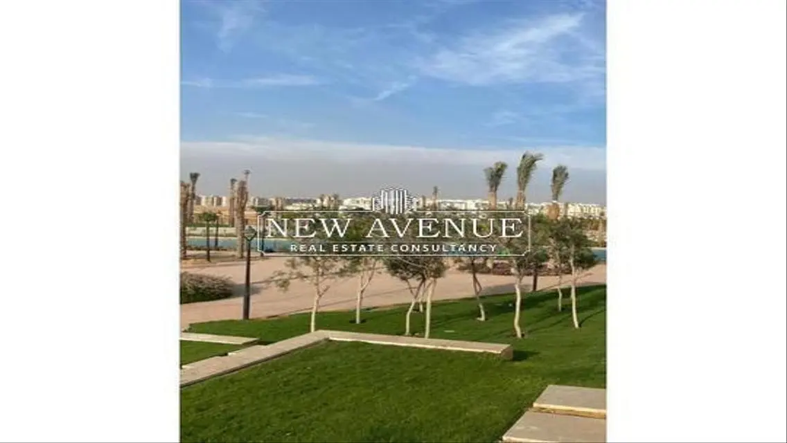 Standalone villa prime location in hyde park