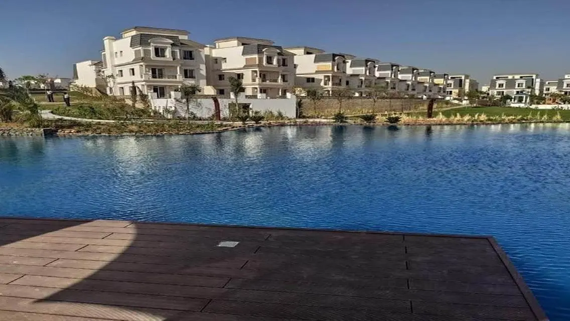 أقل سعر تاون هاوس روف ريسيل للبيع مرحلة lake side