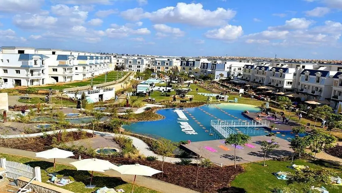 أقل سعر تاون هاوس روف ريسيل للبيع مرحلة lake side