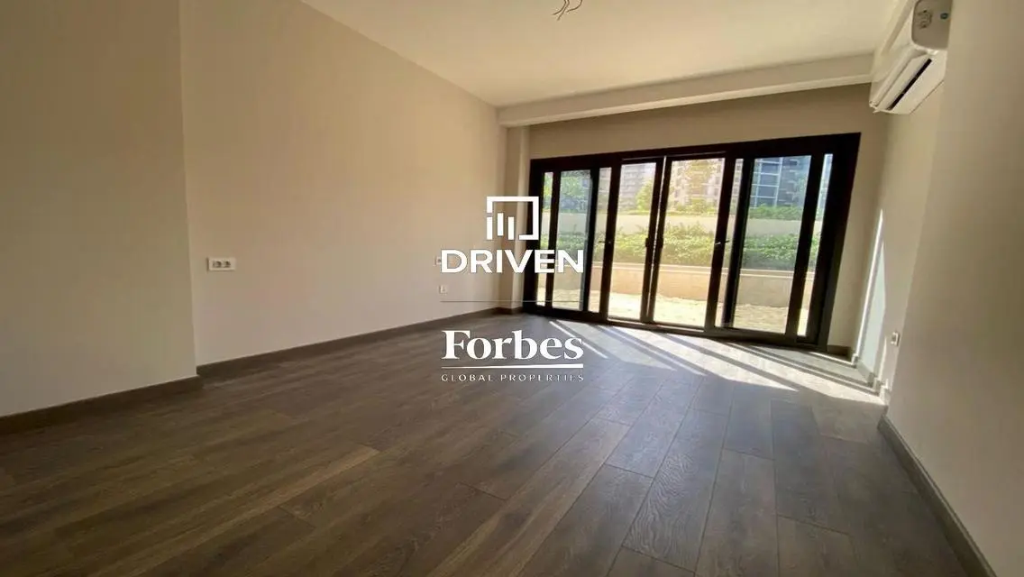 Apartment with garden - for sale - super Lux