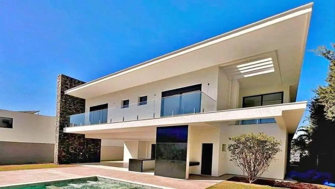 Stunning Standalone Villa in Downtown Azha